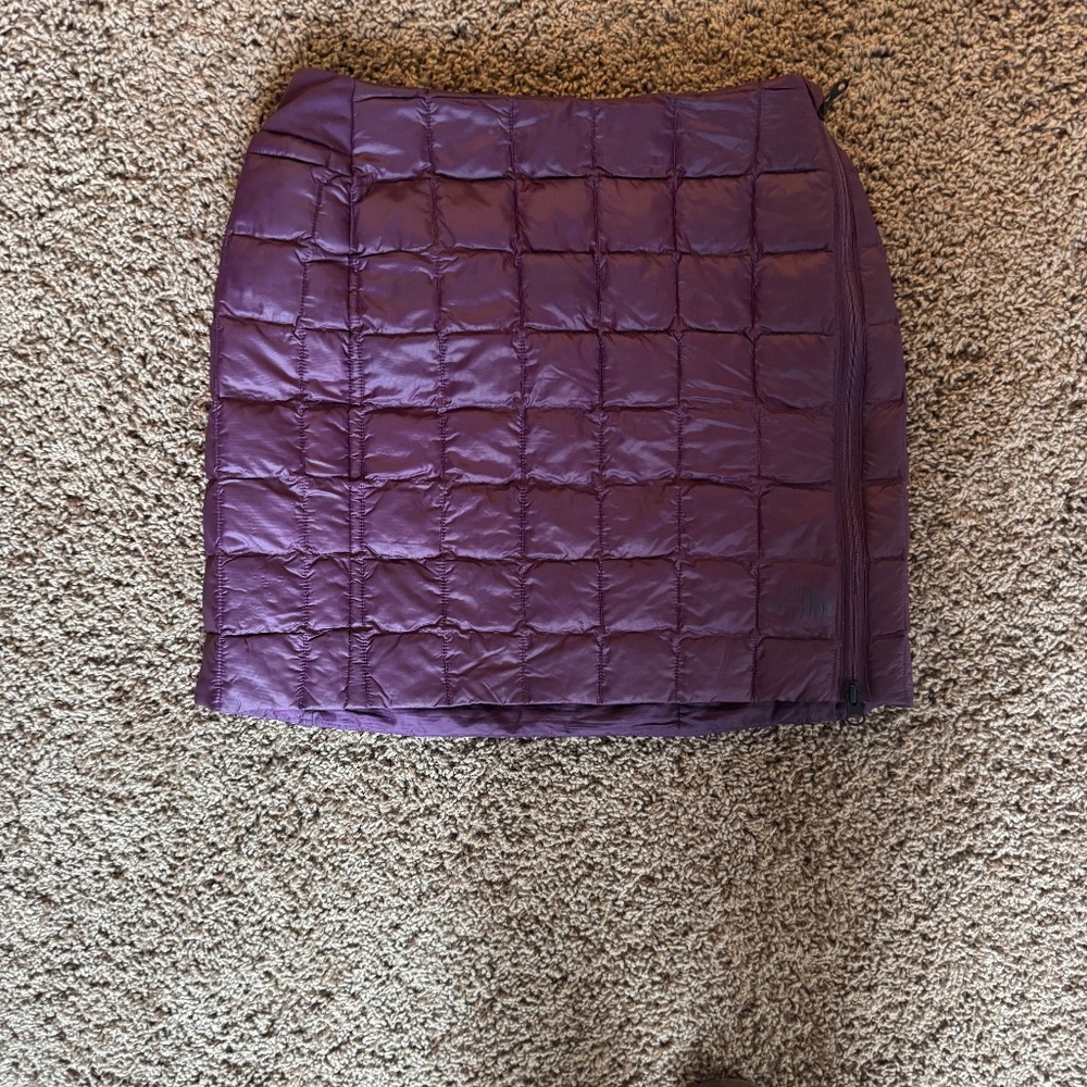 Northface Women’s size small puffy skirt